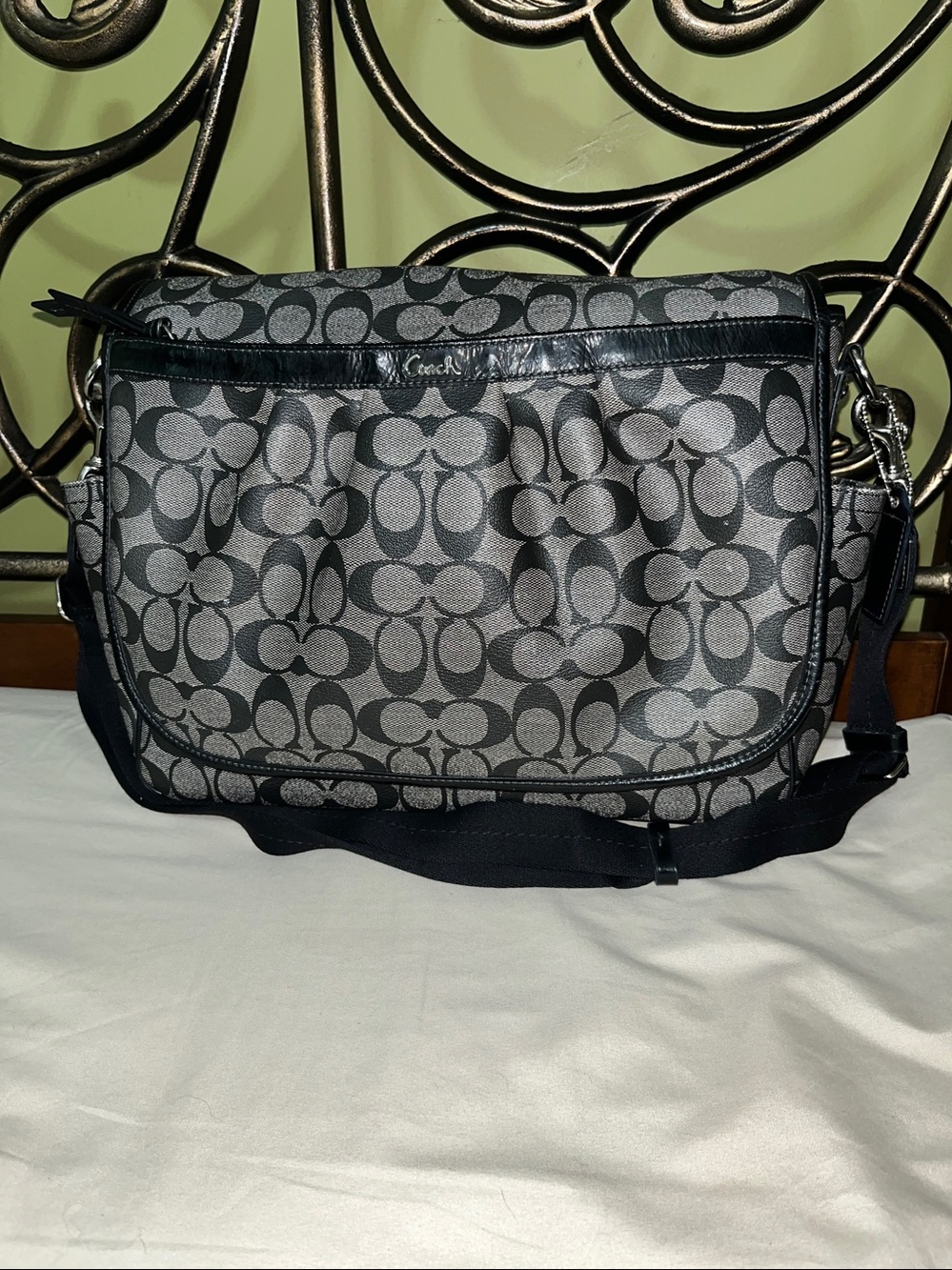 Vintage Coach coated canvas Diaper bag / Messenger Bag Gray Black POCKETS!!!